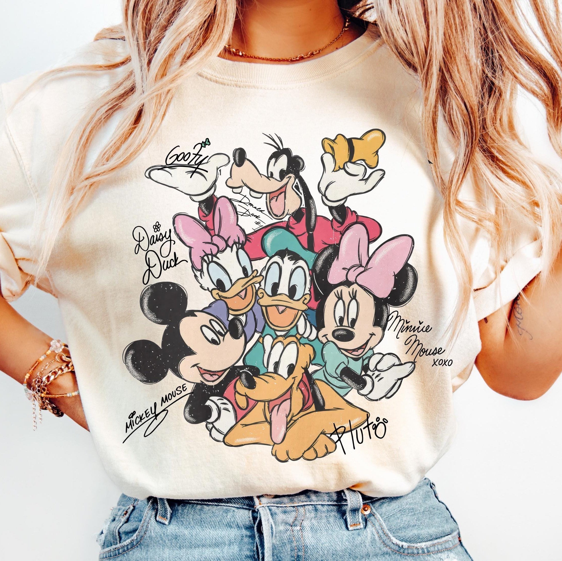 Retro Mouse Friends Signatures Tee – Magical Character Shirt – Mouse Head Graphic – Cute Fan Gift