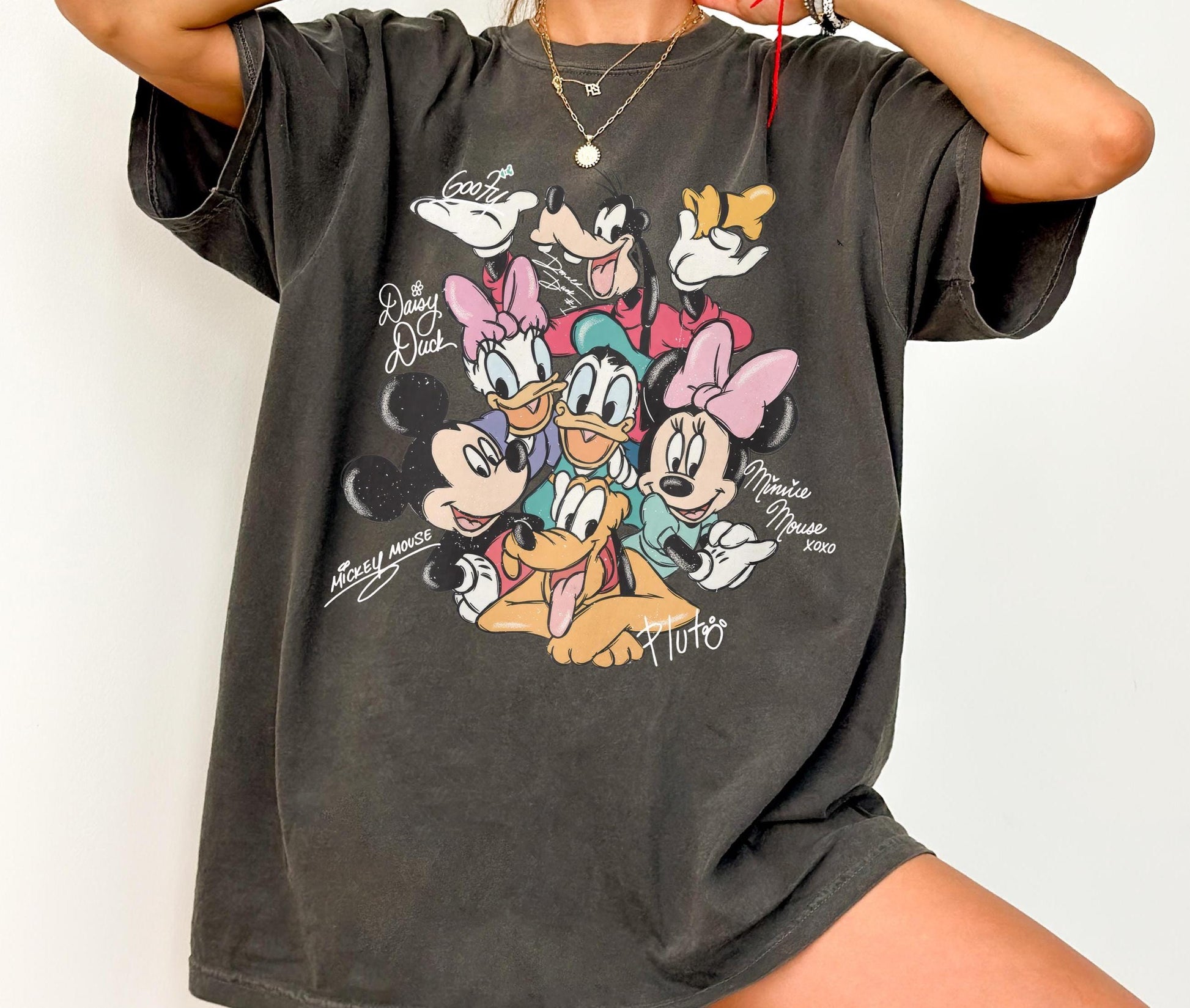 Retro Mouse Friends Signatures Tee – Magical Character Shirt – Mouse Head Graphic – Cute Fan Gift