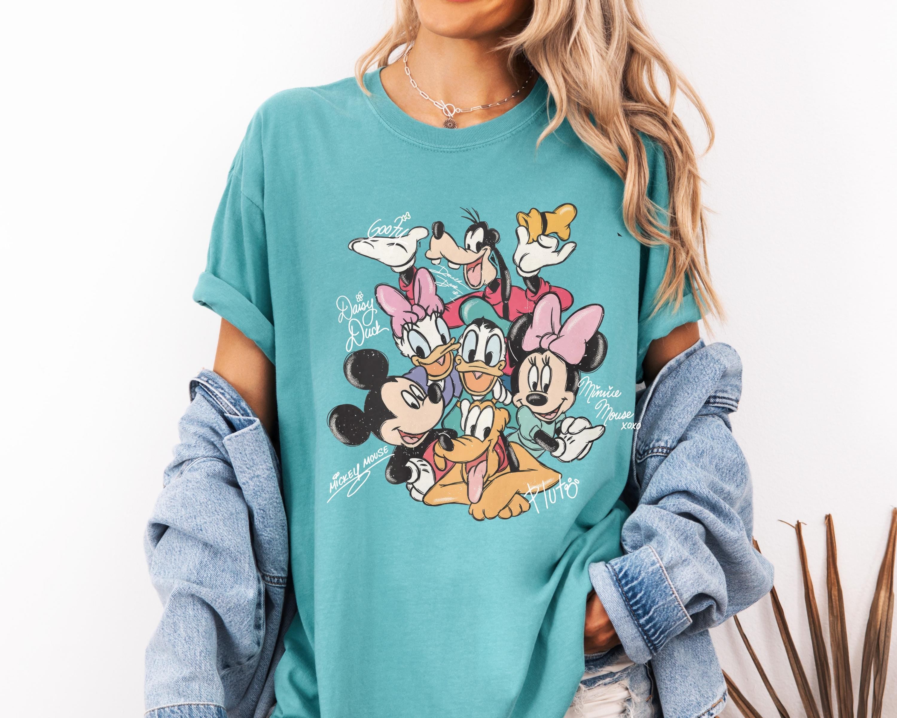 Retro Mouse Friends Signatures Tee – Magical Character Shirt – Mouse Head Graphic – Cute Fan Gift