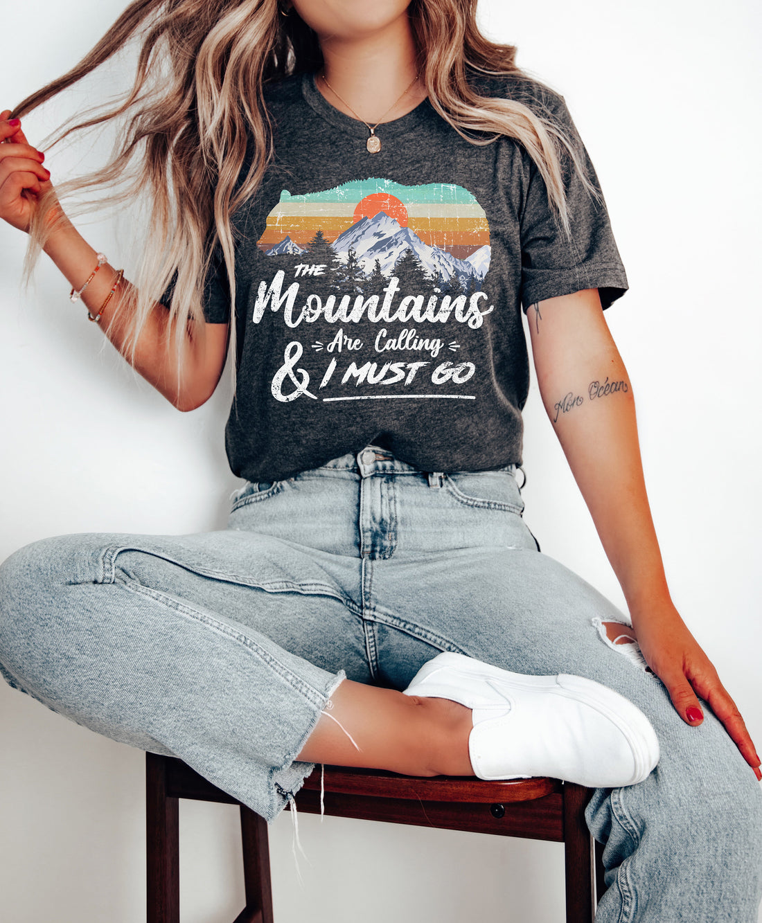 Retro Mountains Are Calling Shirt – Hiking Camping Nature Tee – Outdoor Adventure T Shirt