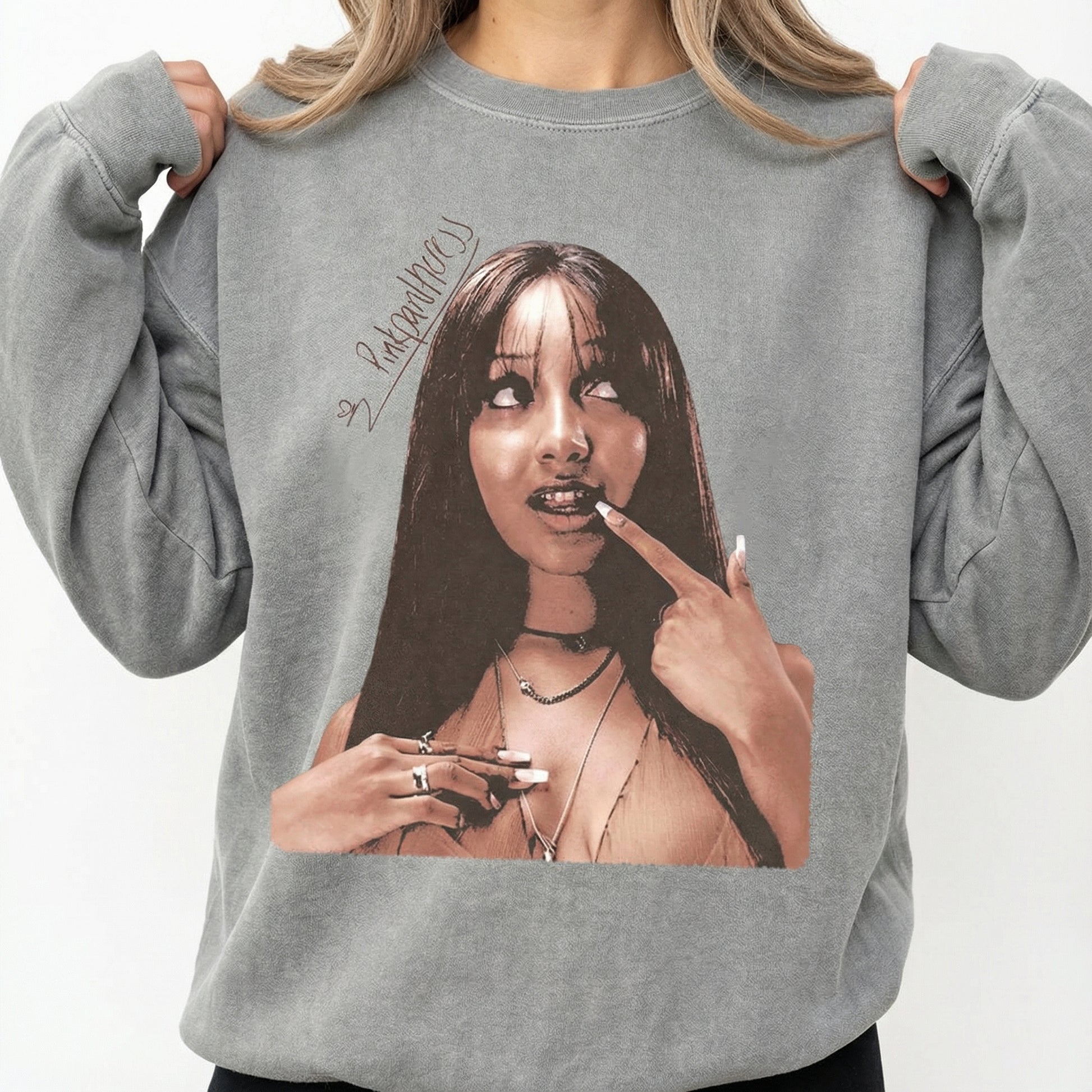 Retro PinkPantheress Pop Music Aesthetic Graphic T-Shirt – Vintage Y2K Style Tee