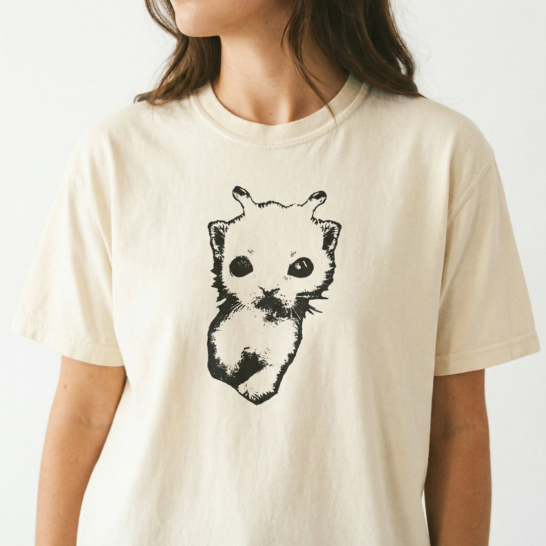 Silly Cat Alien Y2K Graphic T-Shirt – 90s Weirdcore Vintage Kitten Tee – Retro Grunge Aesthetic
