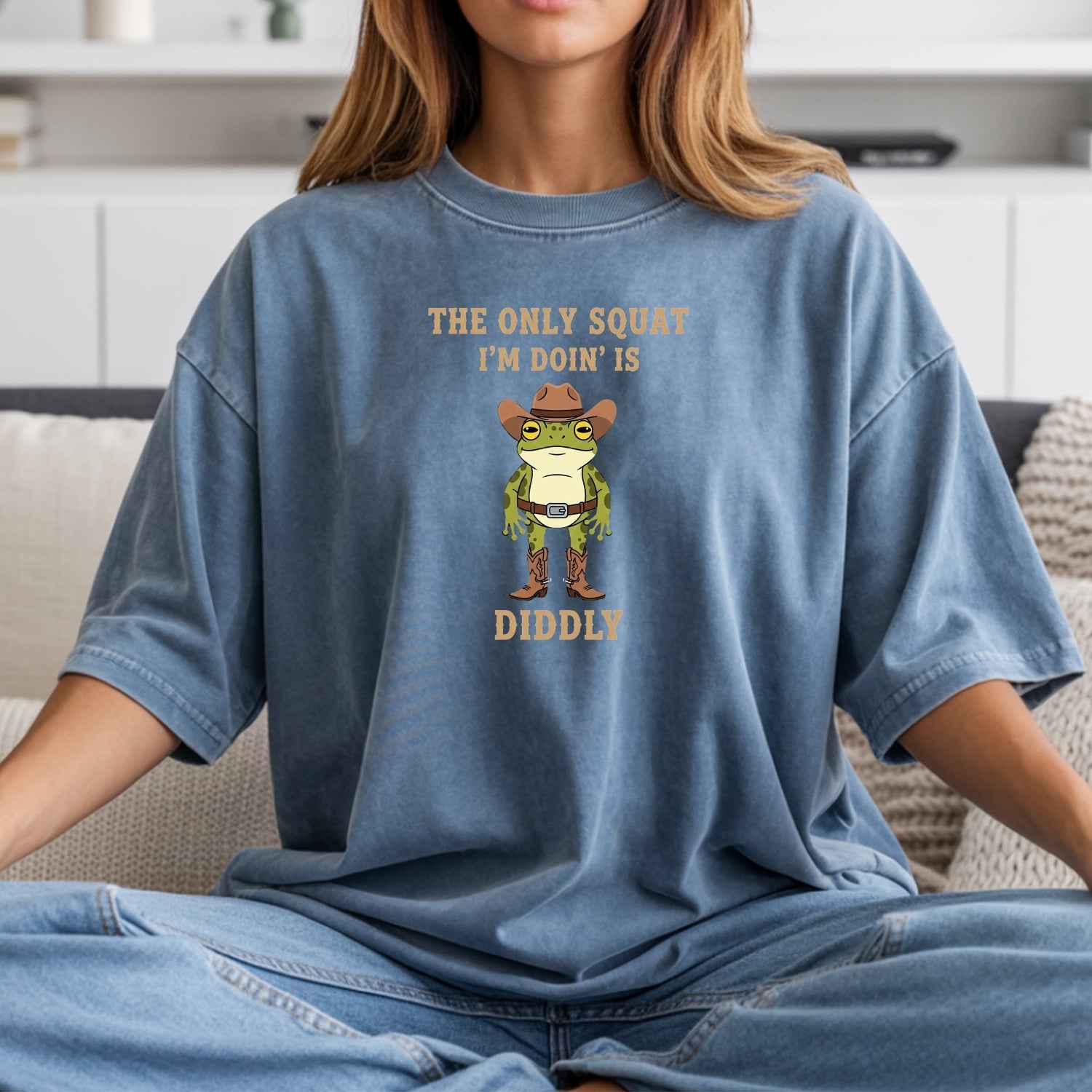 The Only Squat I'm Doin' Is Diddly T-Shirt – Funny Cowboy Frog Unisex Tee