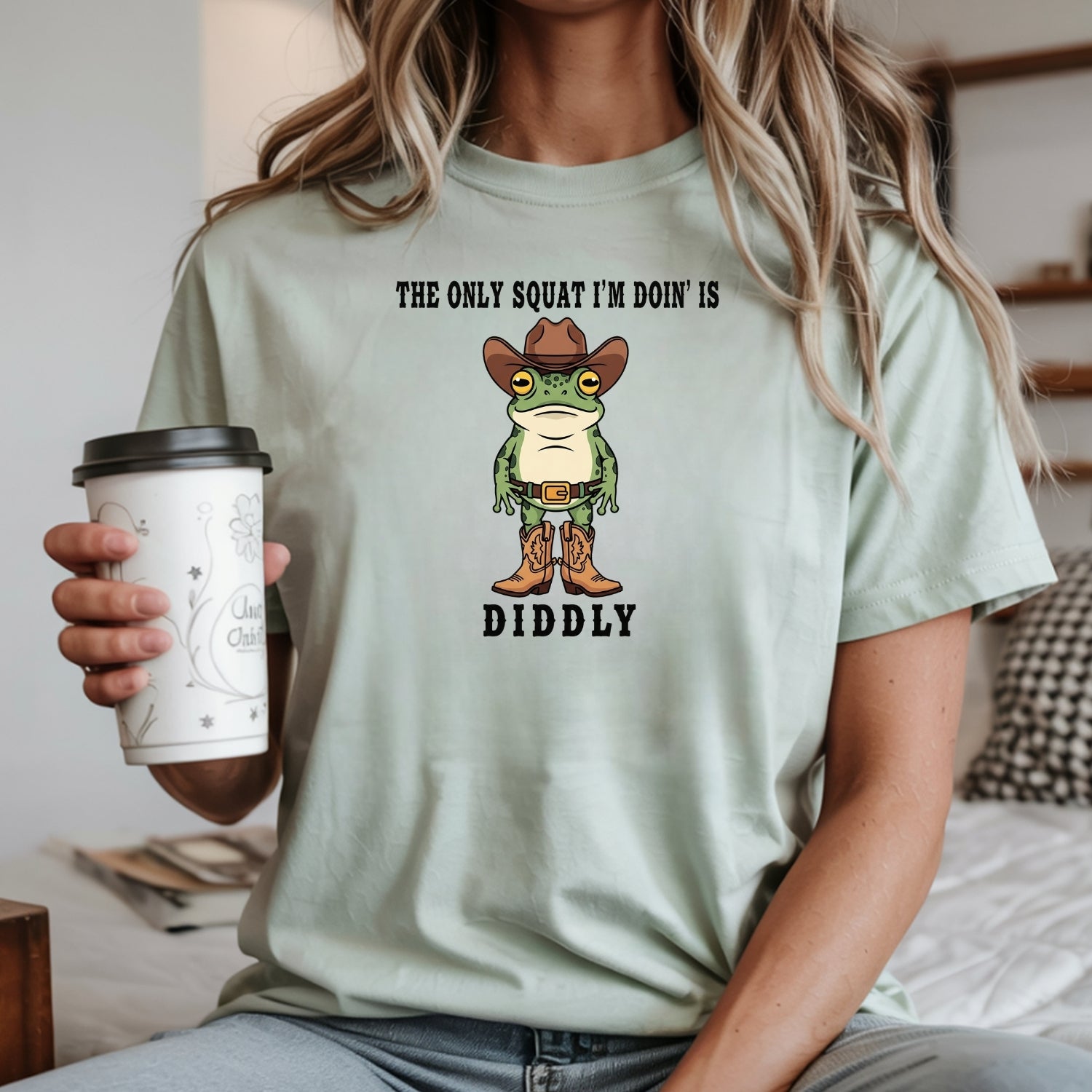 The Only Squat I'm Doin' Is Diddly T-Shirt – Funny Cowboy Frog Western Humor Shirt
