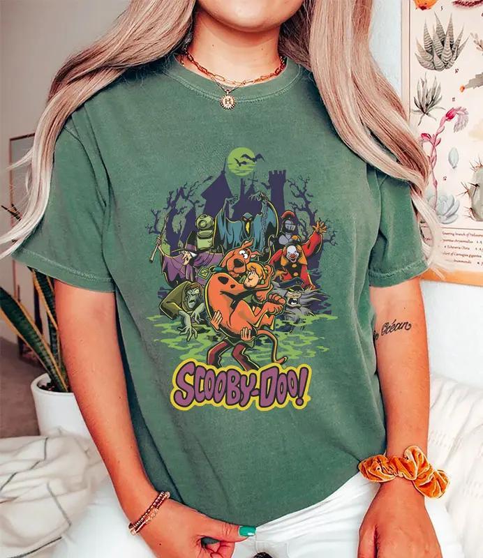 Vintage 90s Halloween Movie Sweatshirt – Scooby Inspired Halloween T-Shirt, Retro Spooky Character Tee