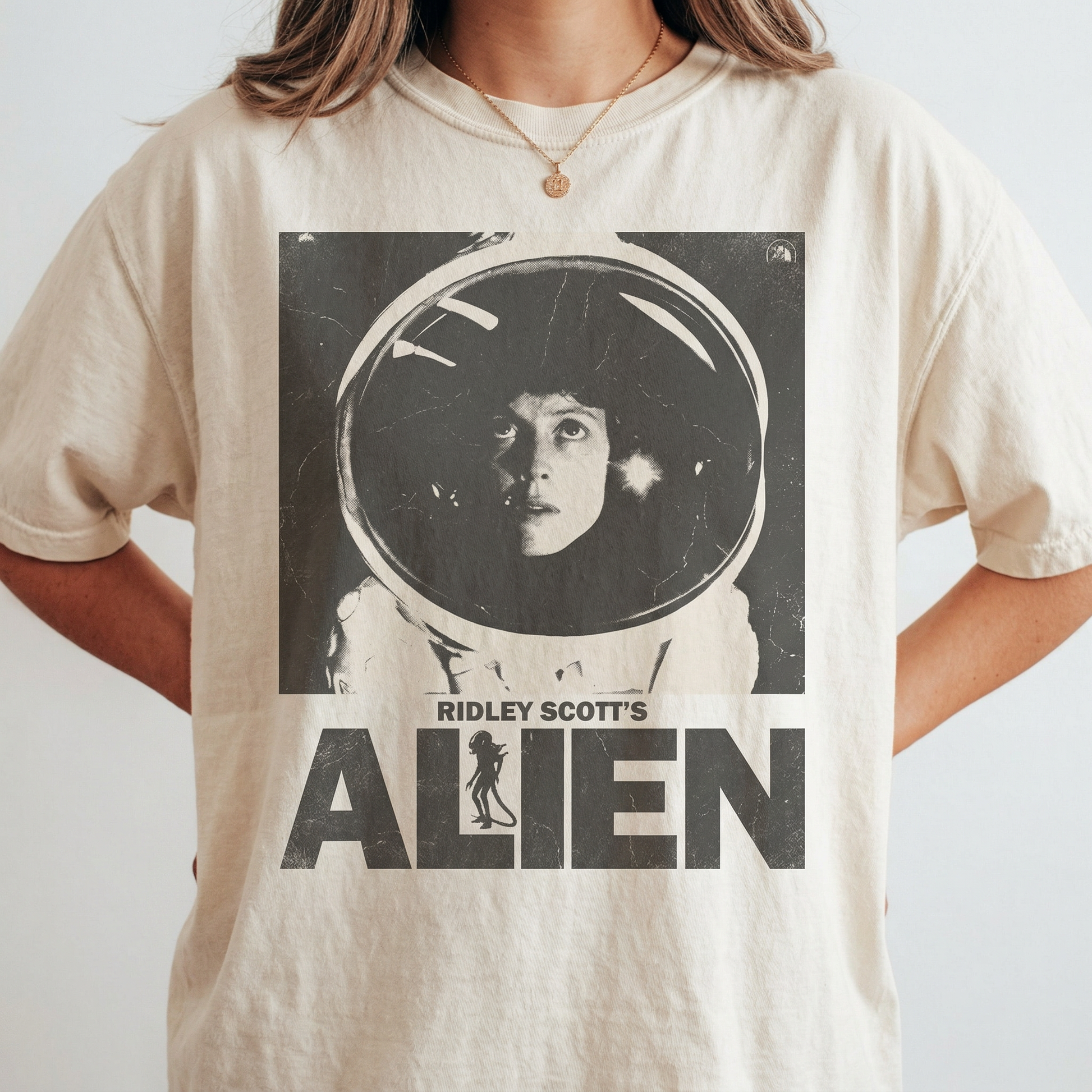 Vintage Alien Movie T-Shirt – Retro Sci-Fi Horror Graphic Tee