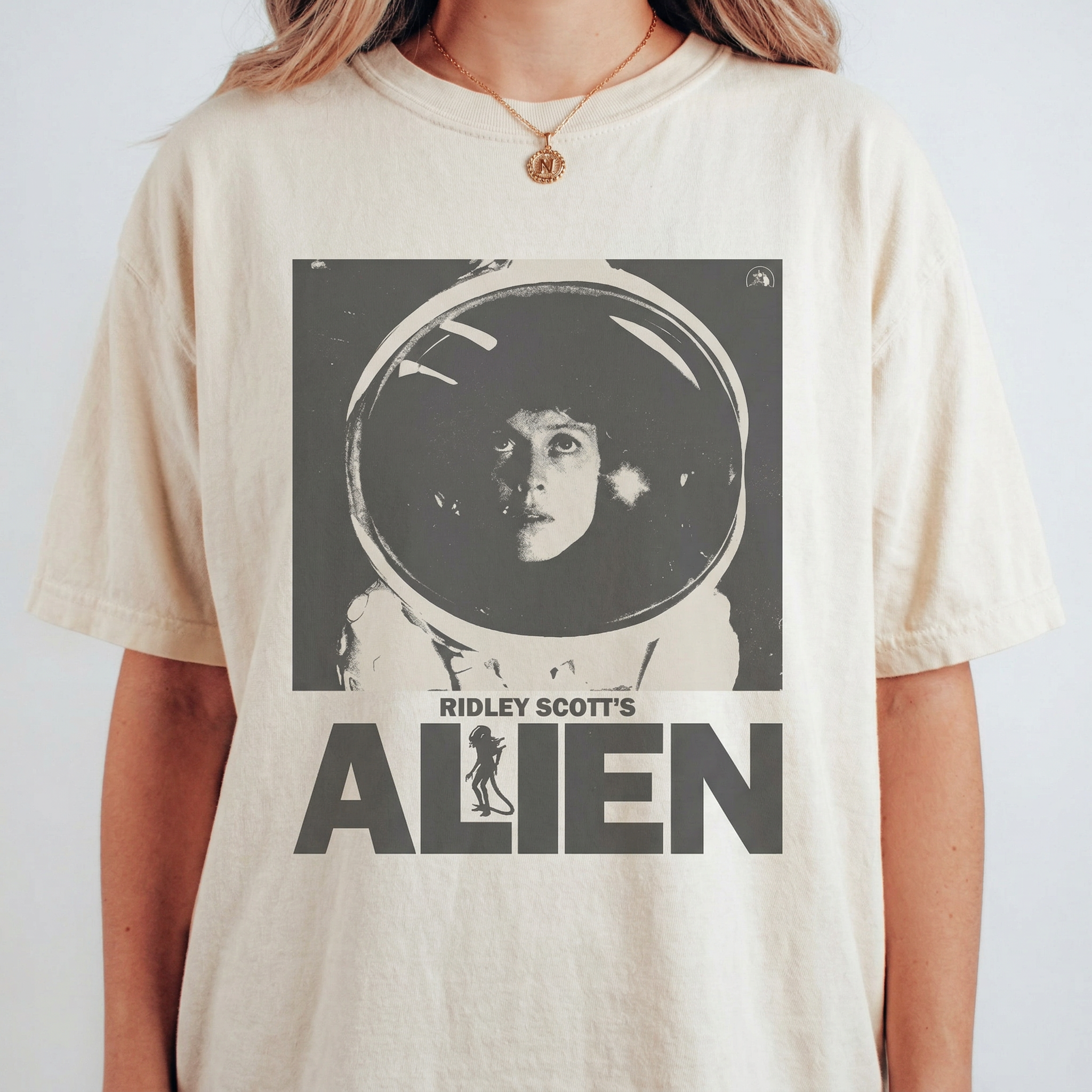Vintage Alien Movie T-Shirt – Retro Sci-Fi Horror Graphic Tee