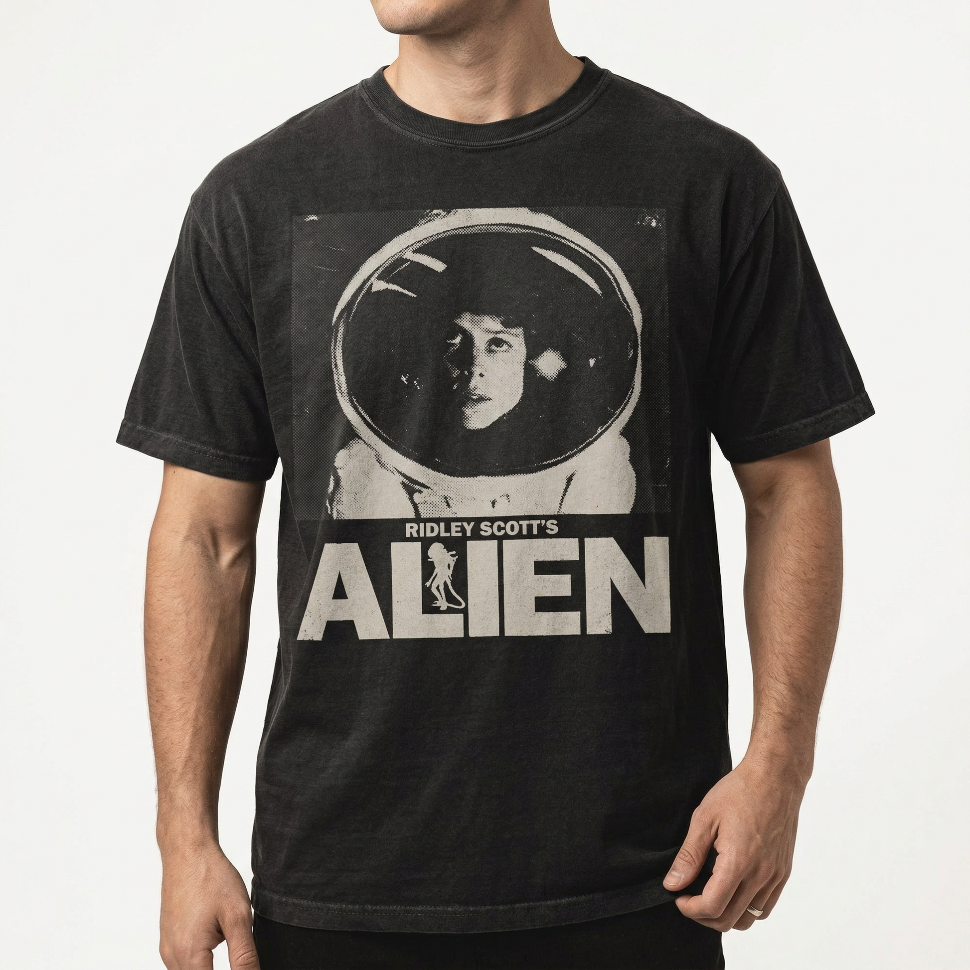 Vintage Alien Movie T-Shirt – Retro Sci-Fi Horror Graphic Tee