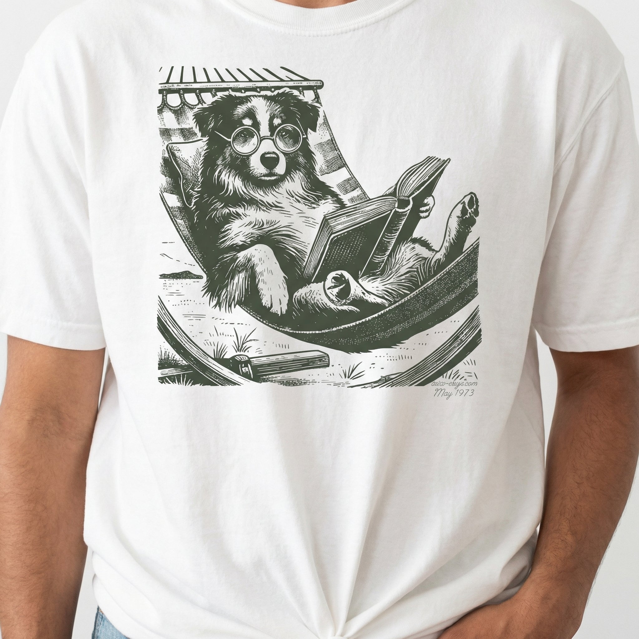 Vintage Australian Shepherd Reading Dog T-Shirt – Funny Summer Hammock Graphic Tee