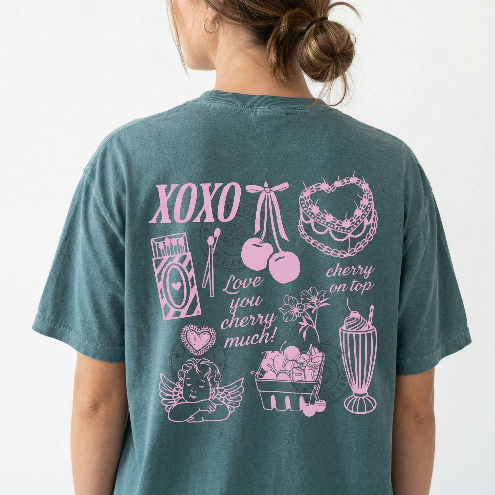 Vintage Coquette Valentine Sweatshirt – Cherry Cake XOXO Heart Graphic