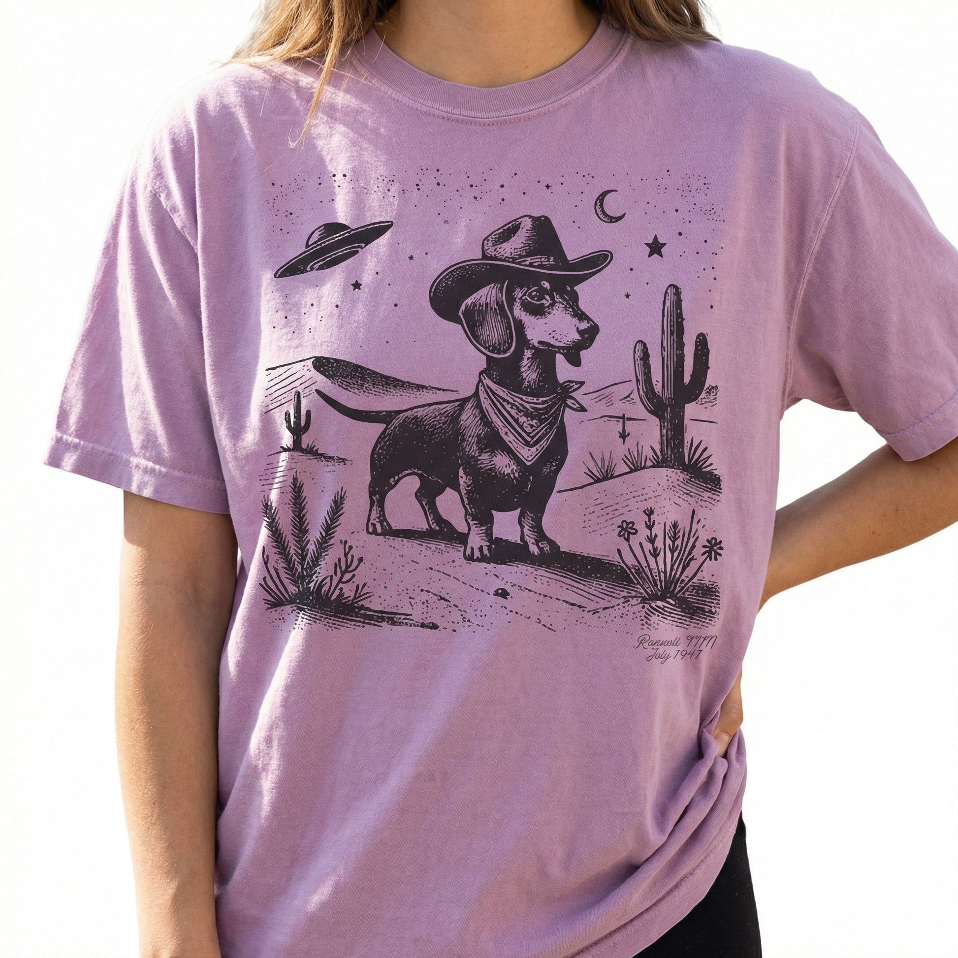 Vintage Dachshund UFO Western T-Shirt – Retro Cowboy Doxie Dog Graphic Tee