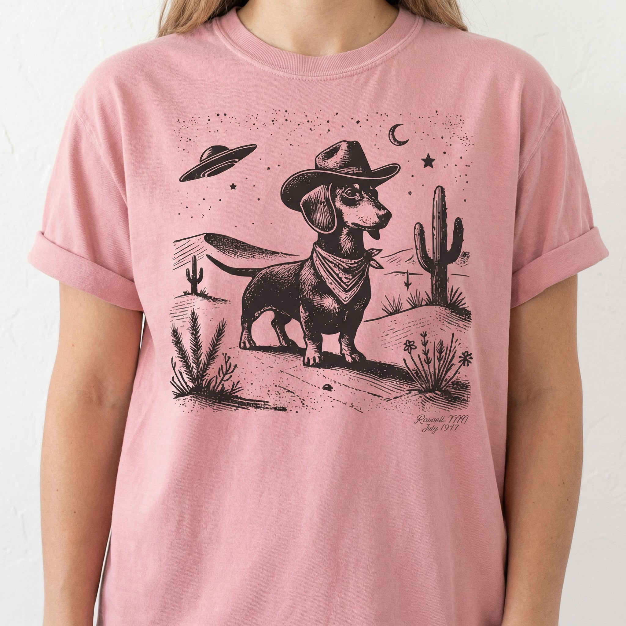 Vintage Dachshund UFO Western T-Shirt – Retro Cowboy Doxie Dog Graphic Tee