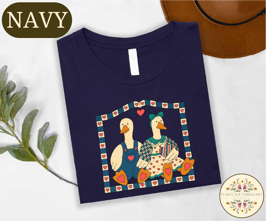 Cute Goose Graphic Crewneck Sweatshirt - Cozy Retro Animal Pullover