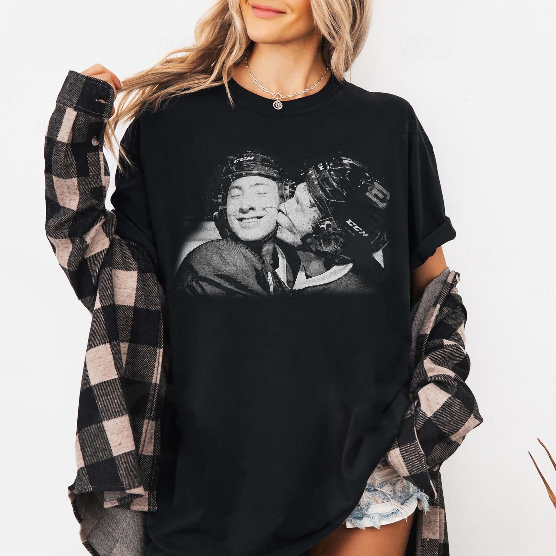 Vintage Hockey Romance Rivalry Graphic T-Shirt – Retro Sports Love Story Tee