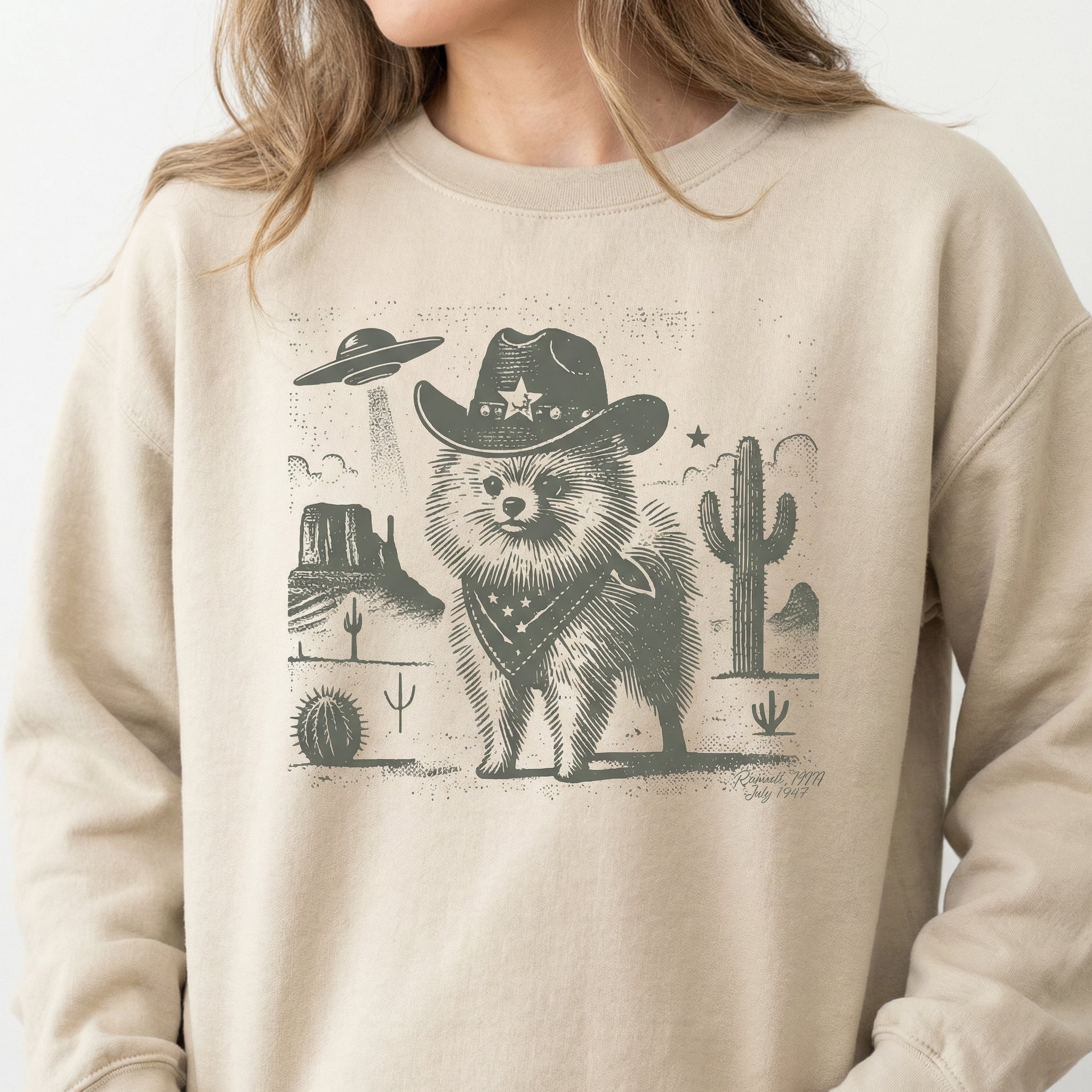 Vintage Pomeranian UFO Western T-Shirt – Retro Cowboy Dog Graphic Tee