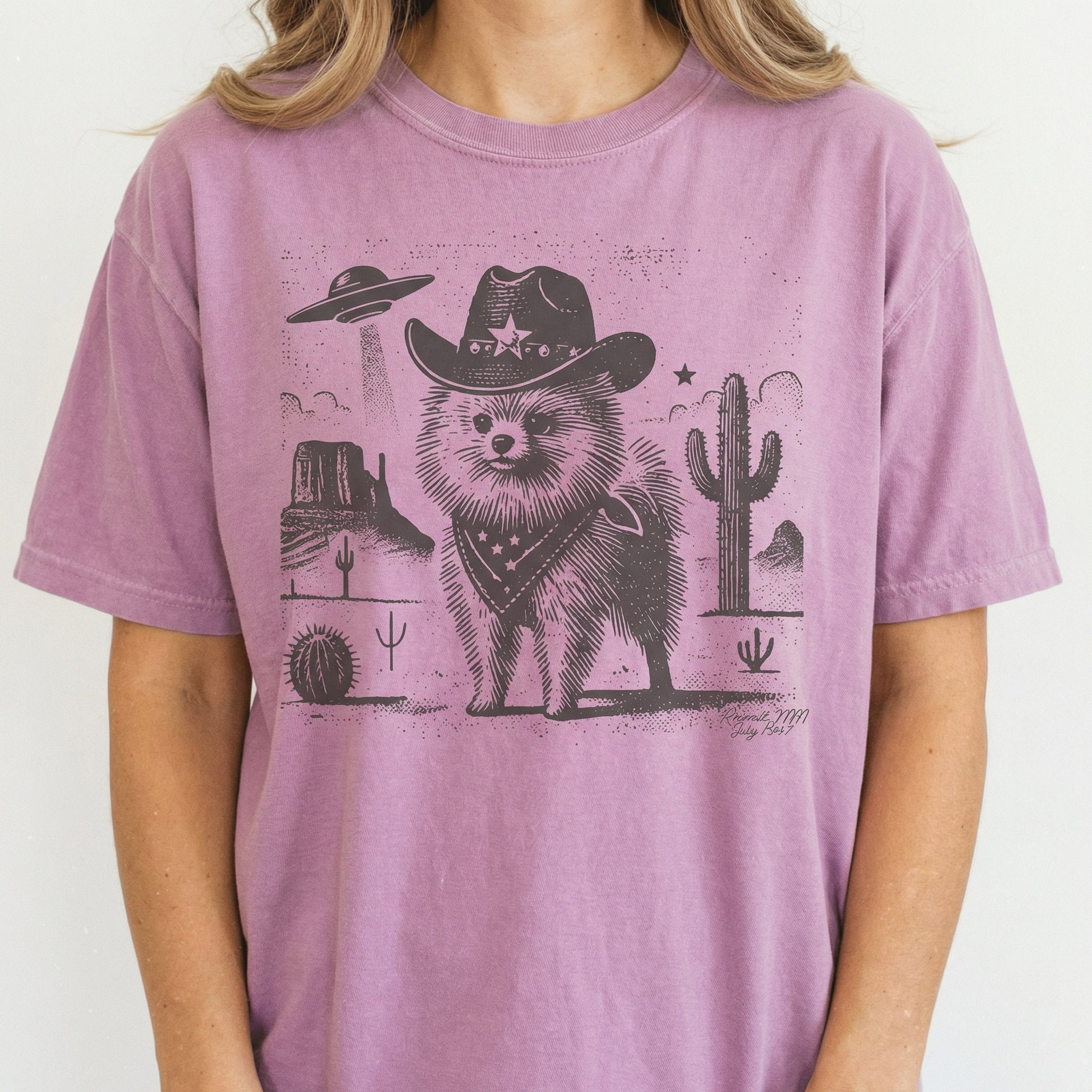 Vintage Pomeranian UFO Western T-Shirt – Retro Cowboy Dog Graphic Tee