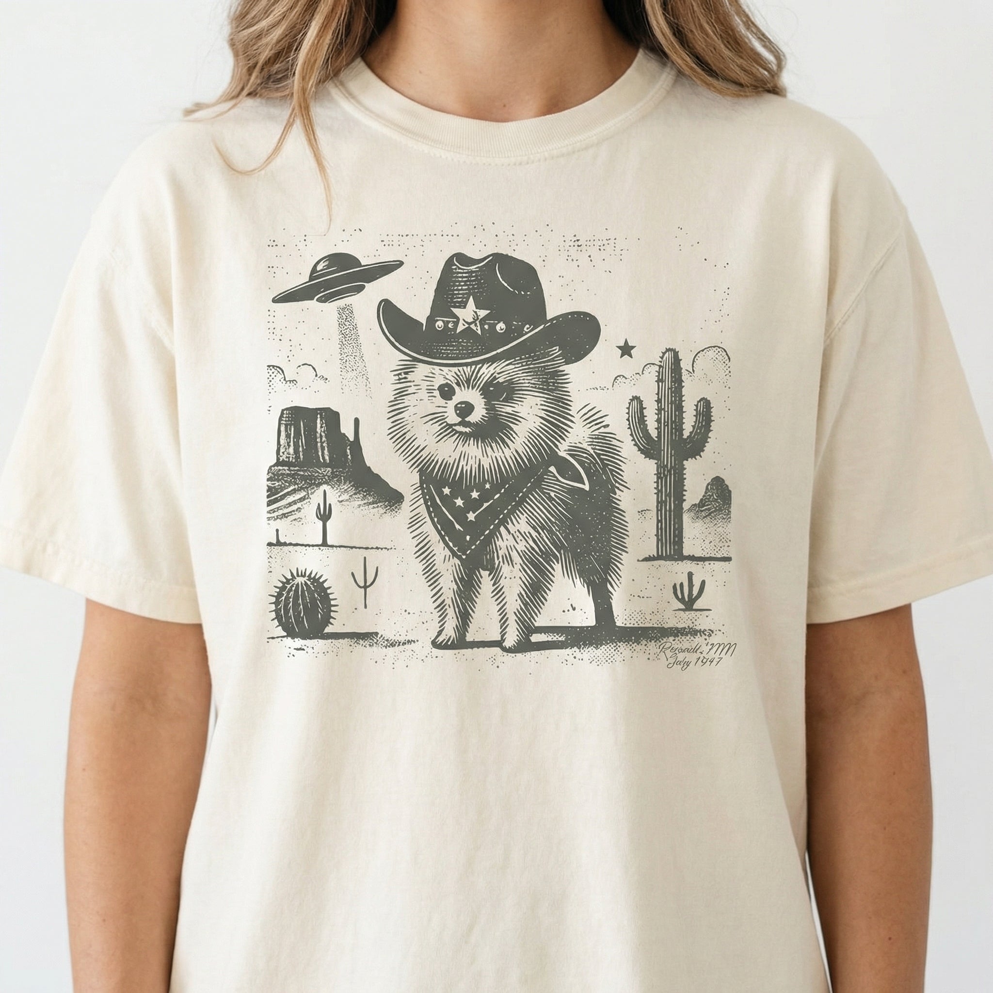 Vintage Pomeranian UFO Western T-Shirt – Retro Cowboy Dog Graphic Tee