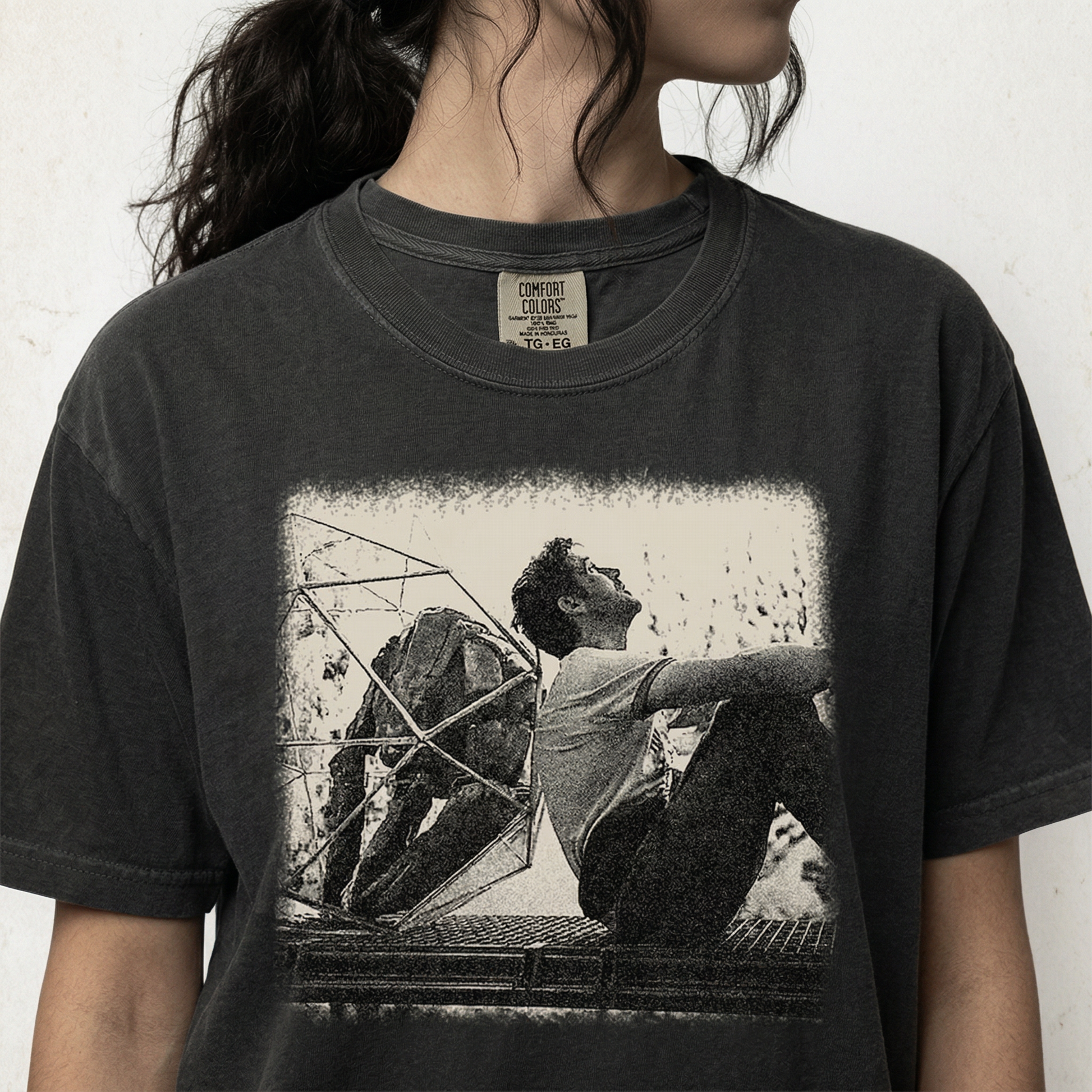 Vintage Rocky and Ryland Grace Space Duo Graphic T-Shirt – Sci-Fi Book Lover Gift Tee
