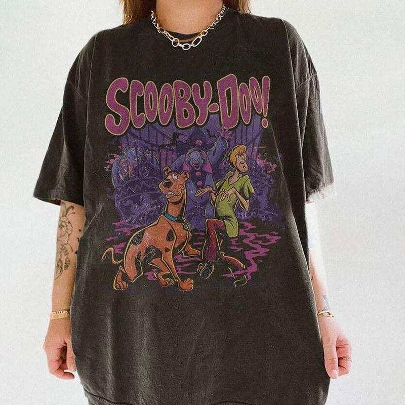 Vintage Scooby Sweatshirt – Retro 90s Halloween Movie Inspired T-Shirt, Classic Spooky Character Tee