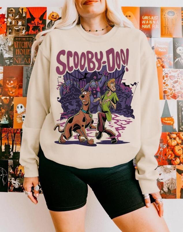 Vintage Scooby Sweatshirt – Retro 90s Halloween Movie Inspired T-Shirt, Classic Spooky Character Tee
