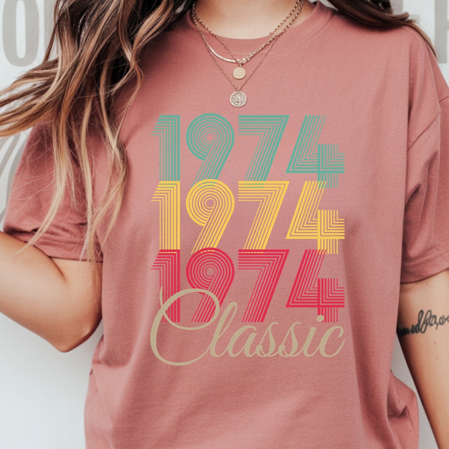 Vintage 1974 Classic T-Shirt – Retro Birthday Shirt, Vintage 1959 Gift for Men and Women 