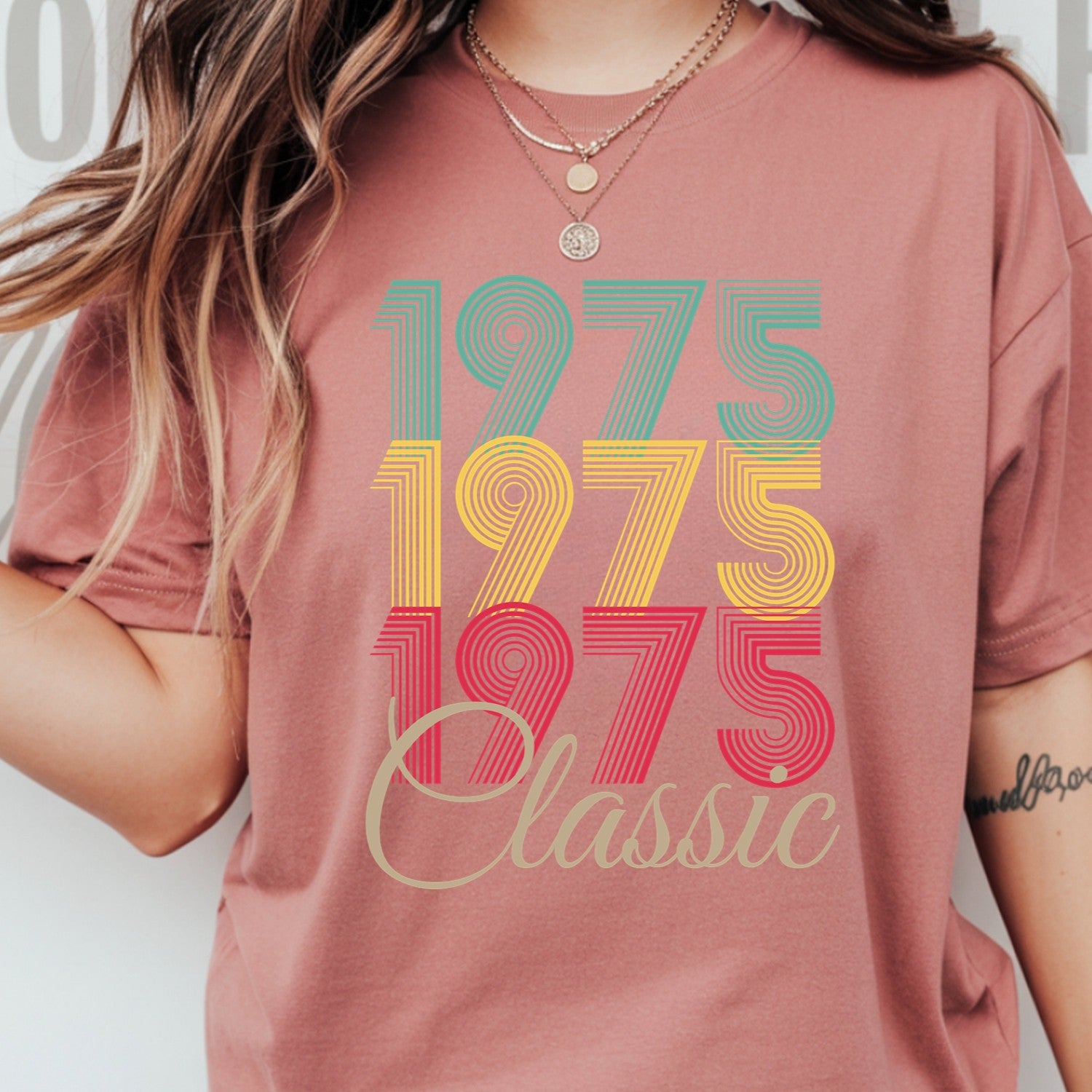 Vintage 1975 Classic T-Shirt – Retro Birthday Shirt, Vintage 1959 Gift for Men and Women 