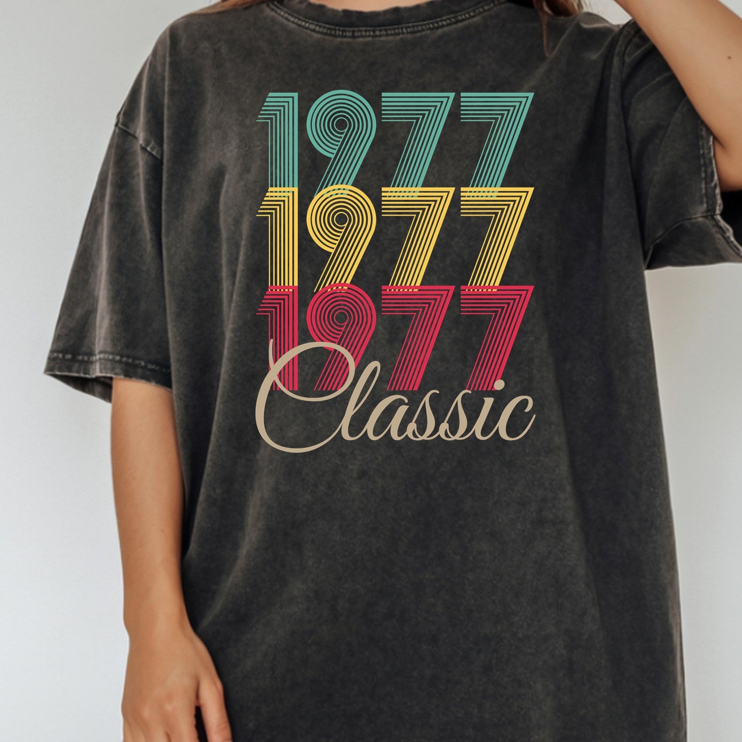 Vintage 1977 Classic T-Shirt – Retro Birthday Shirt, Vintage 1959 Gift for Men and Women 