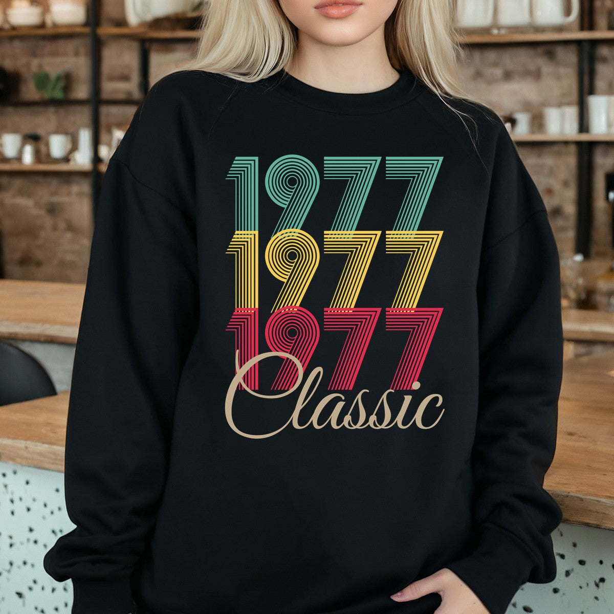 Vintage 1977 Classic T-Shirt – Retro Birthday Shirt, Vintage 1959 Gift for Men and Women 