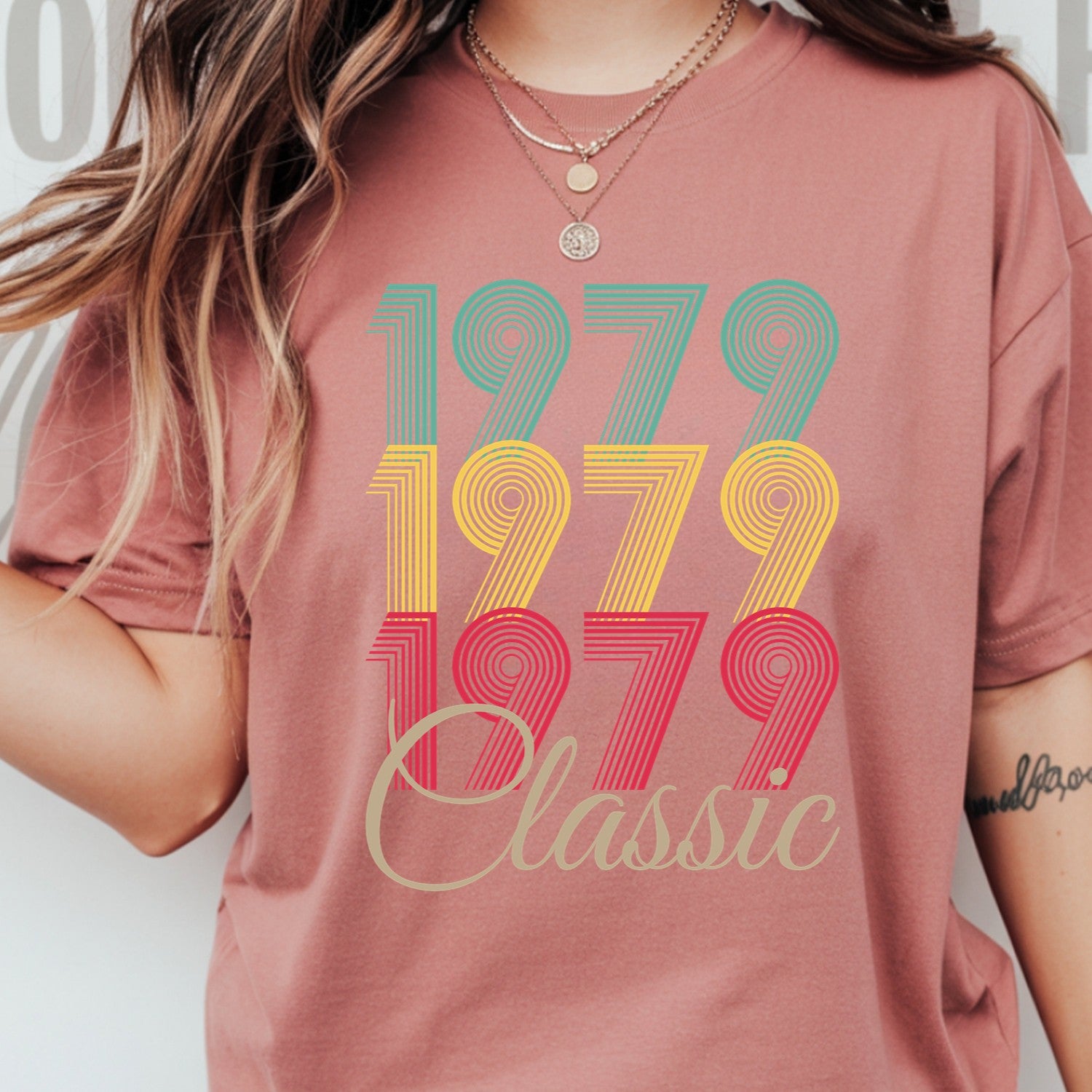 Vintage 1979 Classic T-Shirt – Retro Birthday Shirt, Vintage 1959 Gift for Men and Women 