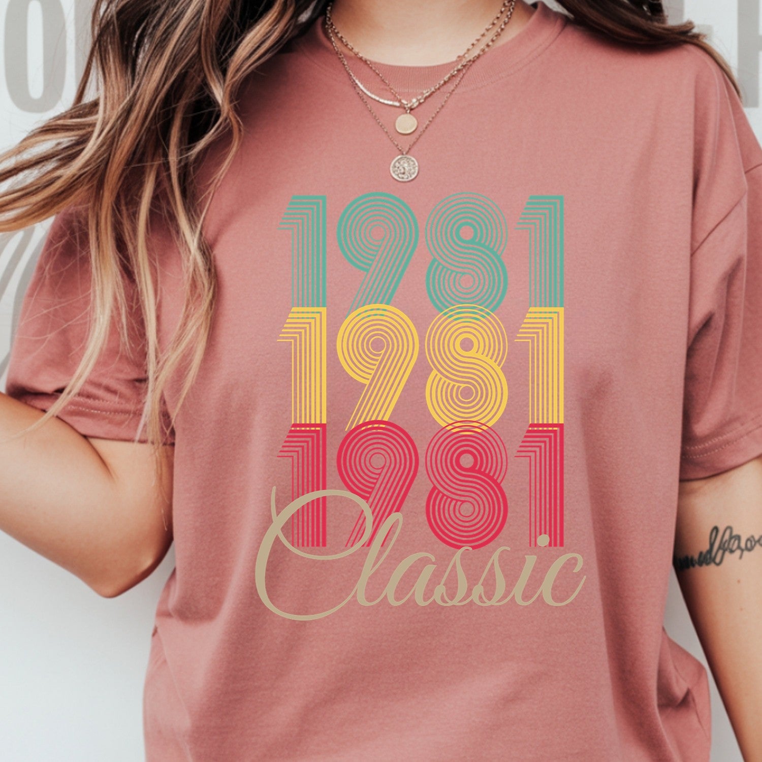 Vintage 1981 Classic T-Shirt – Retro Birthday Shirt, Vintage 1959 Gift for Men and Women 